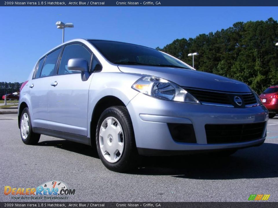 Nissan versa hatchback arctic blue #4