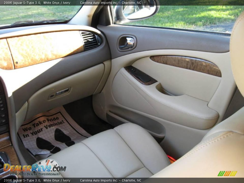 2006 Jaguar S-Type 3.0 White Onyx / Ivory Photo #12