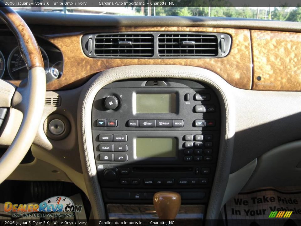 2006 Jaguar S-Type 3.0 White Onyx / Ivory Photo #13