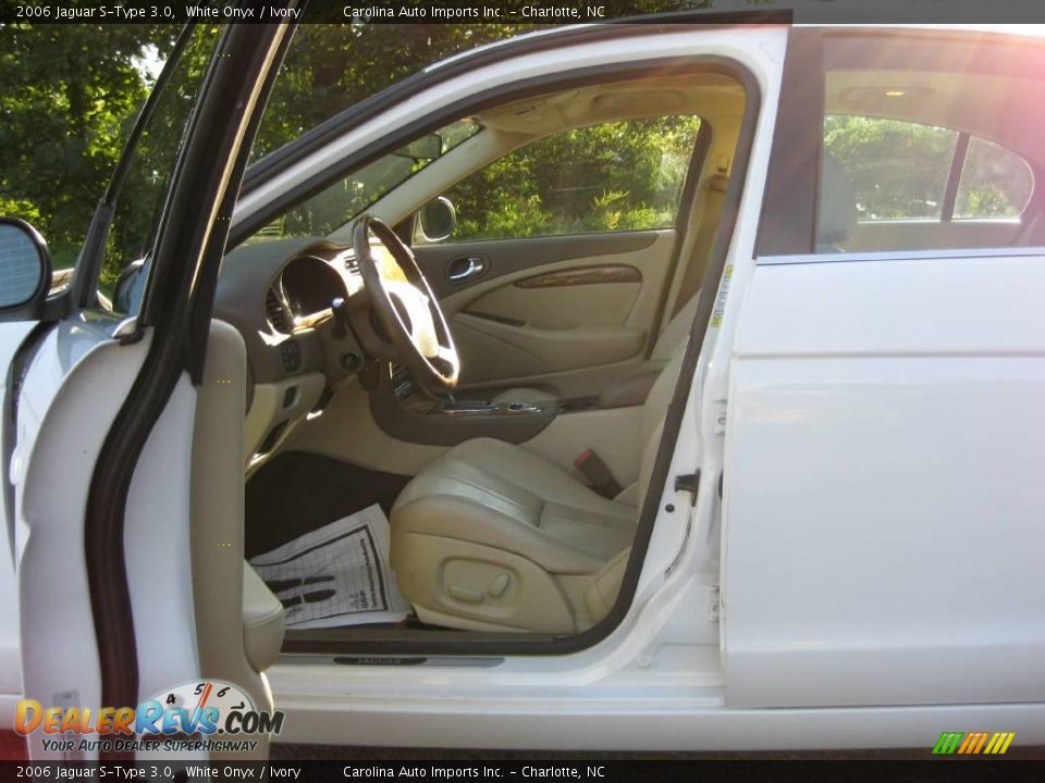 2006 Jaguar S-Type 3.0 White Onyx / Ivory Photo #14