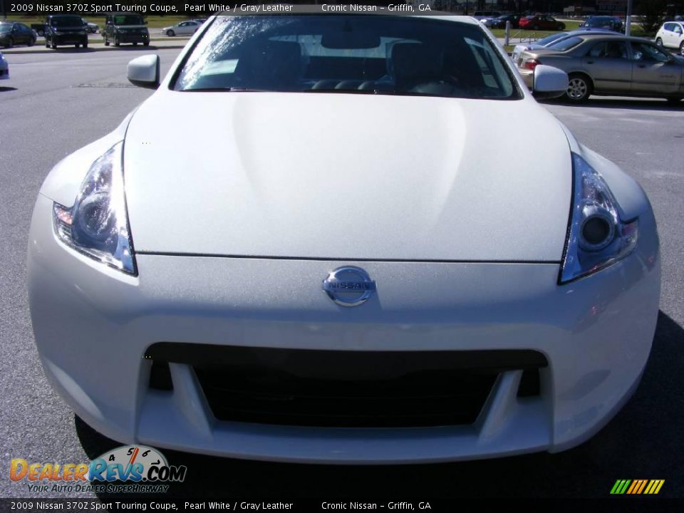2009 Nissan 370Z Sport Touring Coupe Pearl White / Gray Leather Photo #3