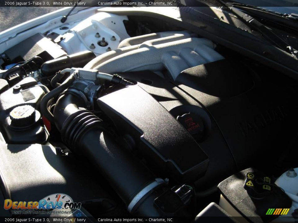 2006 Jaguar S-Type 3.0 White Onyx / Ivory Photo #25