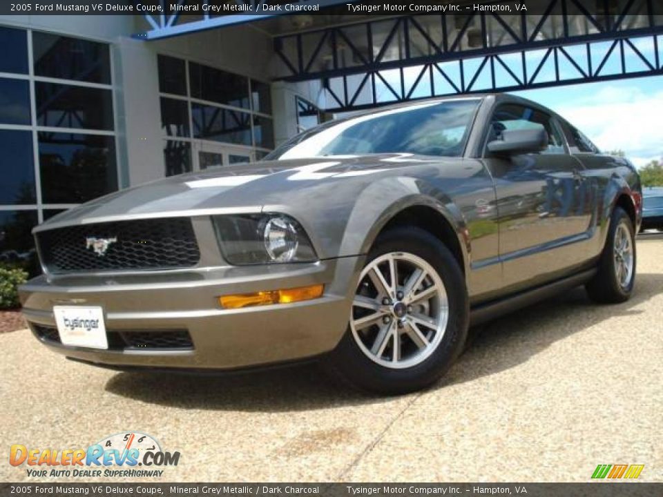 2005 Ford Mustang V6 Deluxe Coupe Mineral Grey Metallic / Dark Charcoal Photo #1