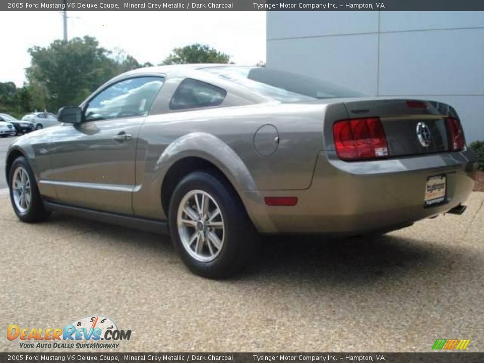 2005 Ford Mustang V6 Deluxe Coupe Mineral Grey Metallic / Dark Charcoal Photo #4