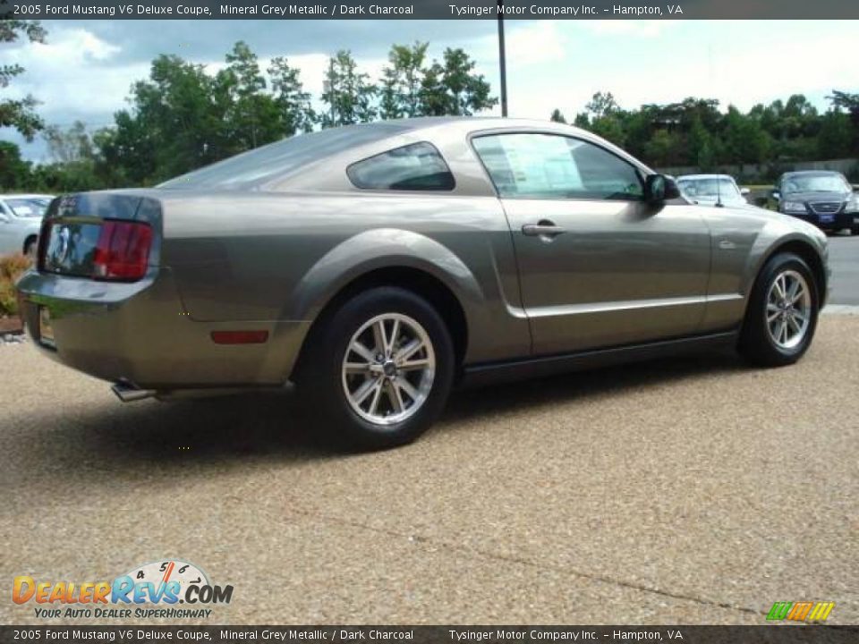 2005 Ford Mustang V6 Deluxe Coupe Mineral Grey Metallic / Dark Charcoal Photo #6