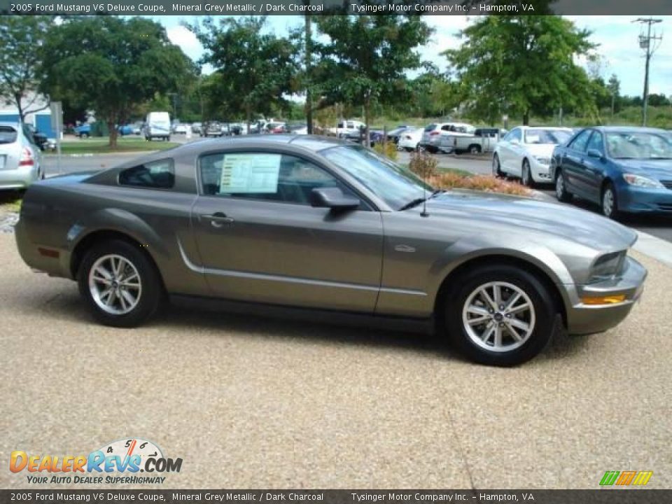 2005 Ford Mustang V6 Deluxe Coupe Mineral Grey Metallic / Dark Charcoal Photo #7