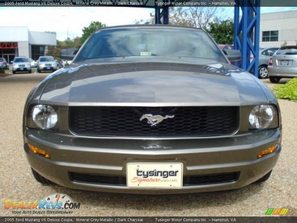 2005 Ford Mustang V6 Deluxe Coupe Mineral Grey Metallic / Dark Charcoal Photo #9