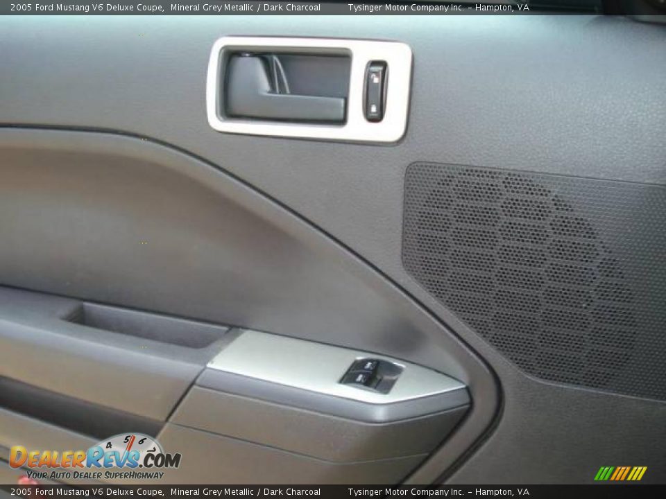 2005 Ford Mustang V6 Deluxe Coupe Mineral Grey Metallic / Dark Charcoal Photo #14