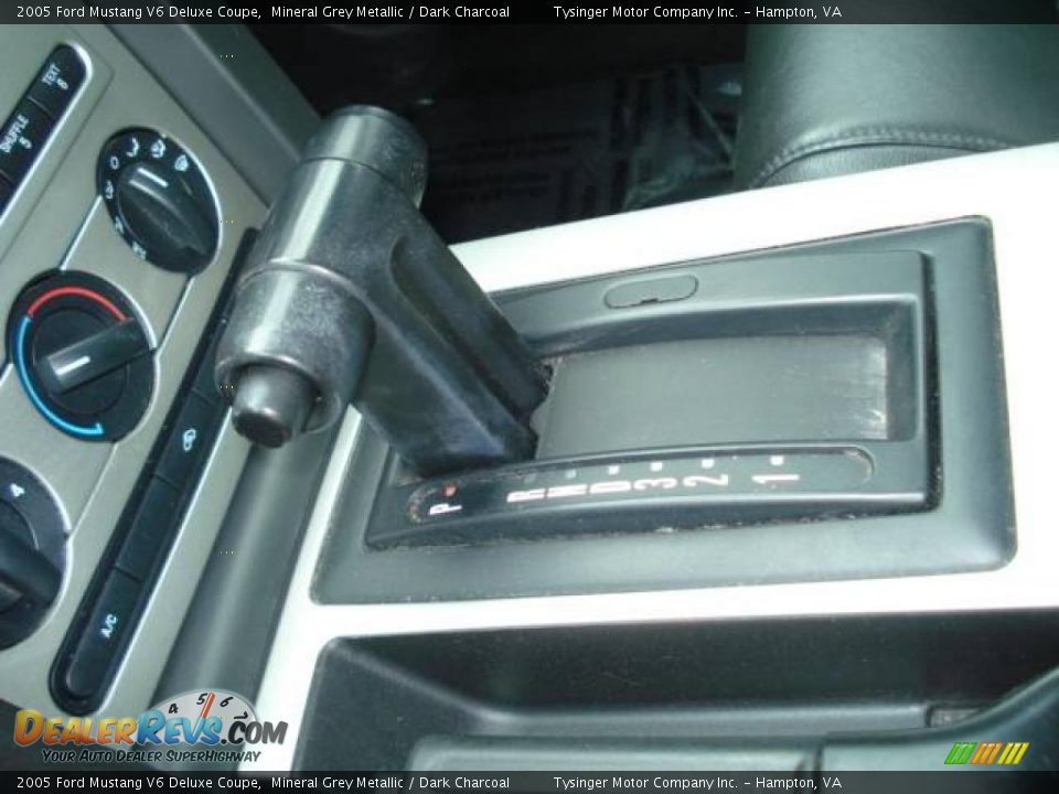 2005 Ford Mustang V6 Deluxe Coupe Mineral Grey Metallic / Dark Charcoal Photo #16