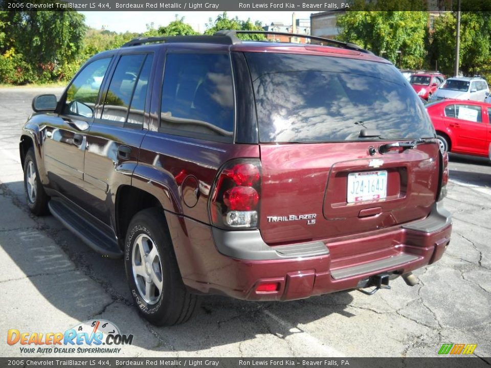 2006 Chevrolet TrailBlazer LS 4x4 Bordeaux Red Metallic / Light Gray Photo #4