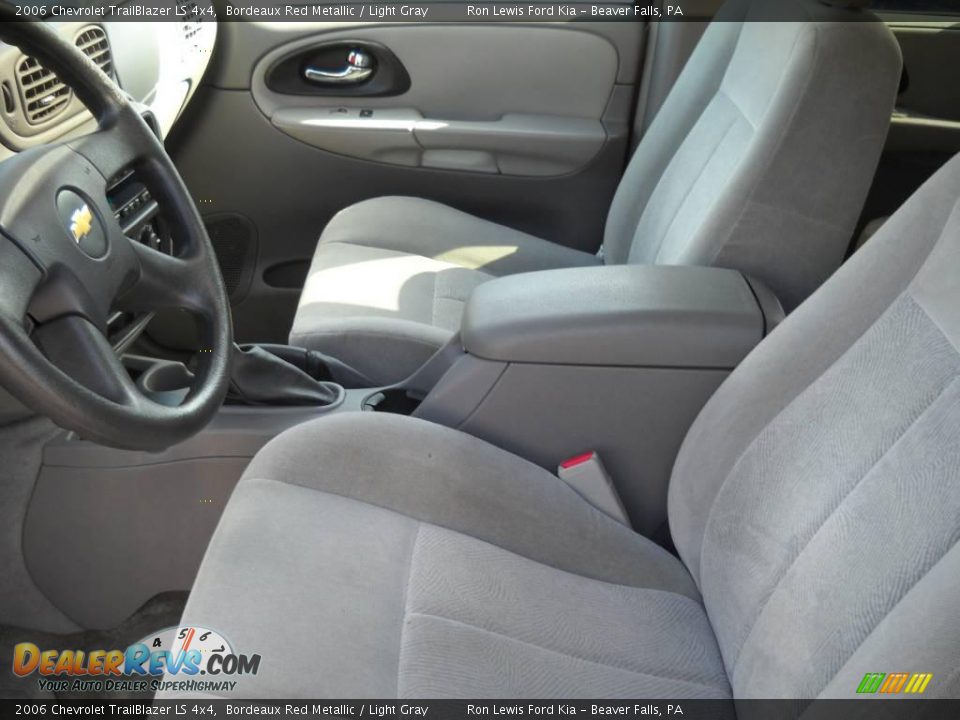 2006 Chevrolet TrailBlazer LS 4x4 Bordeaux Red Metallic / Light Gray Photo #8