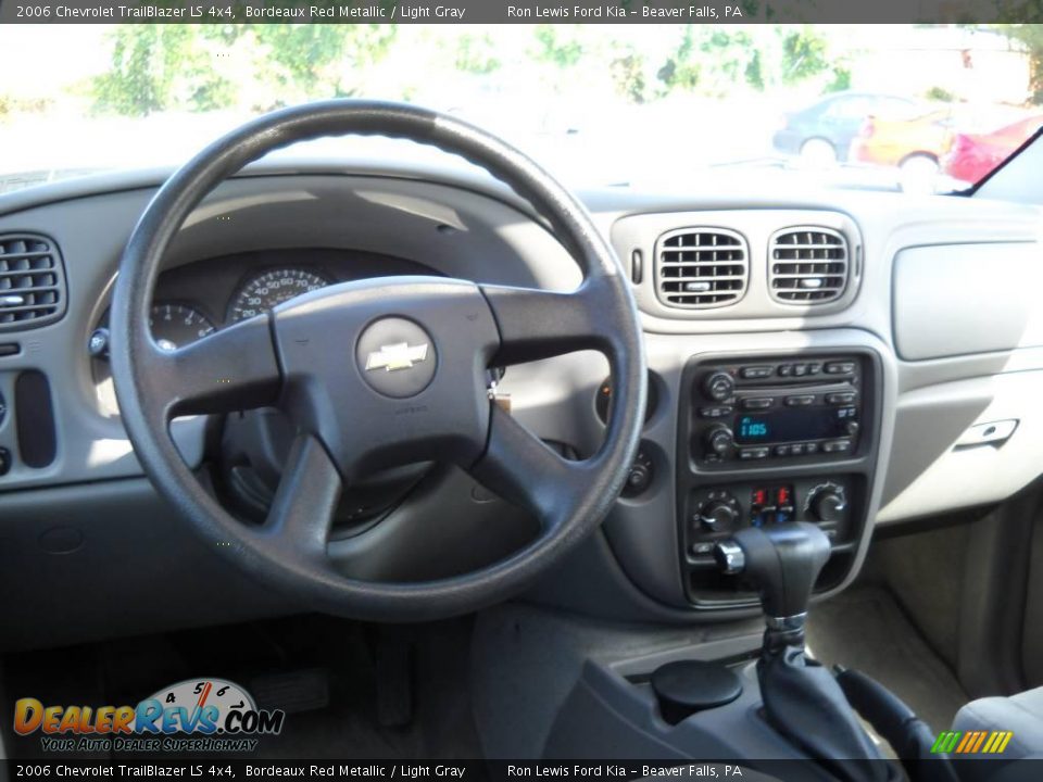 2006 Chevrolet TrailBlazer LS 4x4 Bordeaux Red Metallic / Light Gray Photo #11