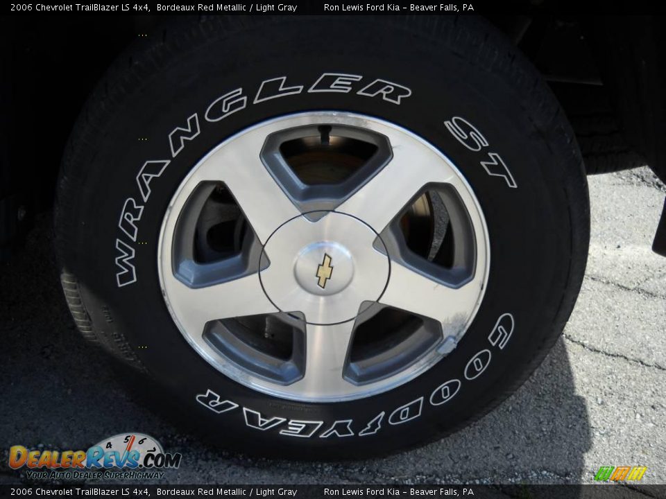 2006 Chevrolet TrailBlazer LS 4x4 Bordeaux Red Metallic / Light Gray Photo #14