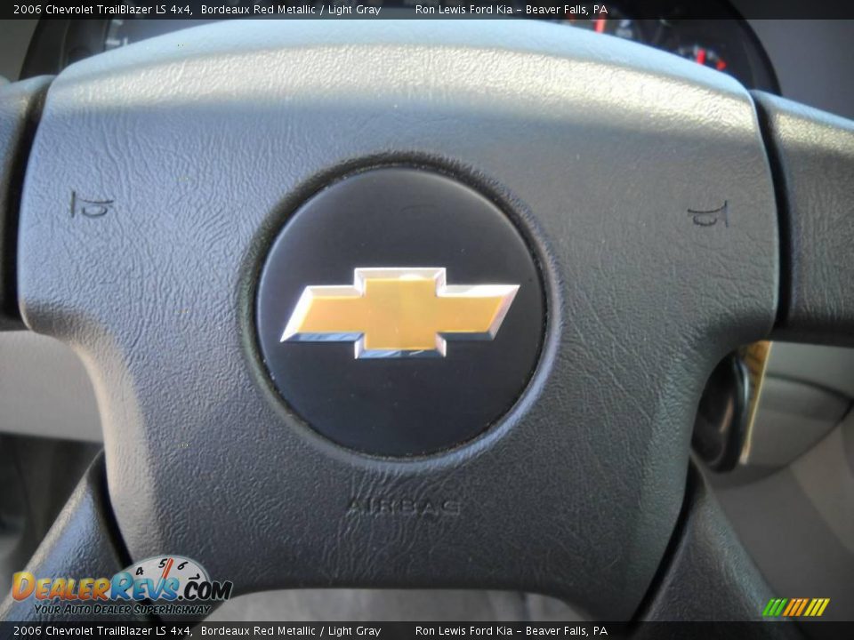 2006 Chevrolet TrailBlazer LS 4x4 Bordeaux Red Metallic / Light Gray Photo #24