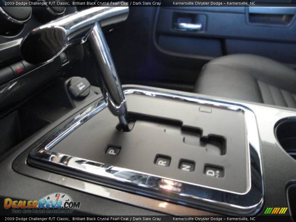 2009 Dodge Challenger R/T Classic Brilliant Black Crystal Pearl Coat / Dark Slate Gray Photo #35