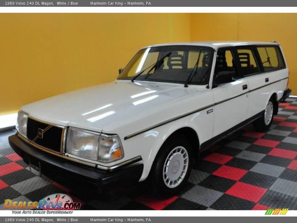 1989 Volvo 240 DL Wagon White / Blue Photo #3
