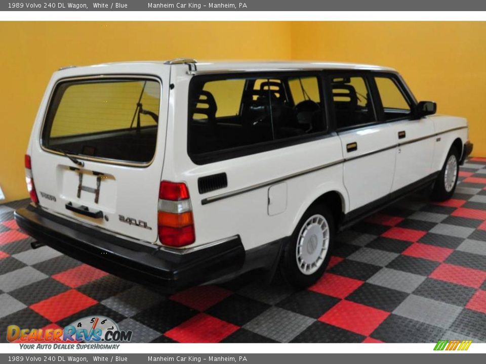 1989 Volvo 240 DL Wagon White / Blue Photo #6