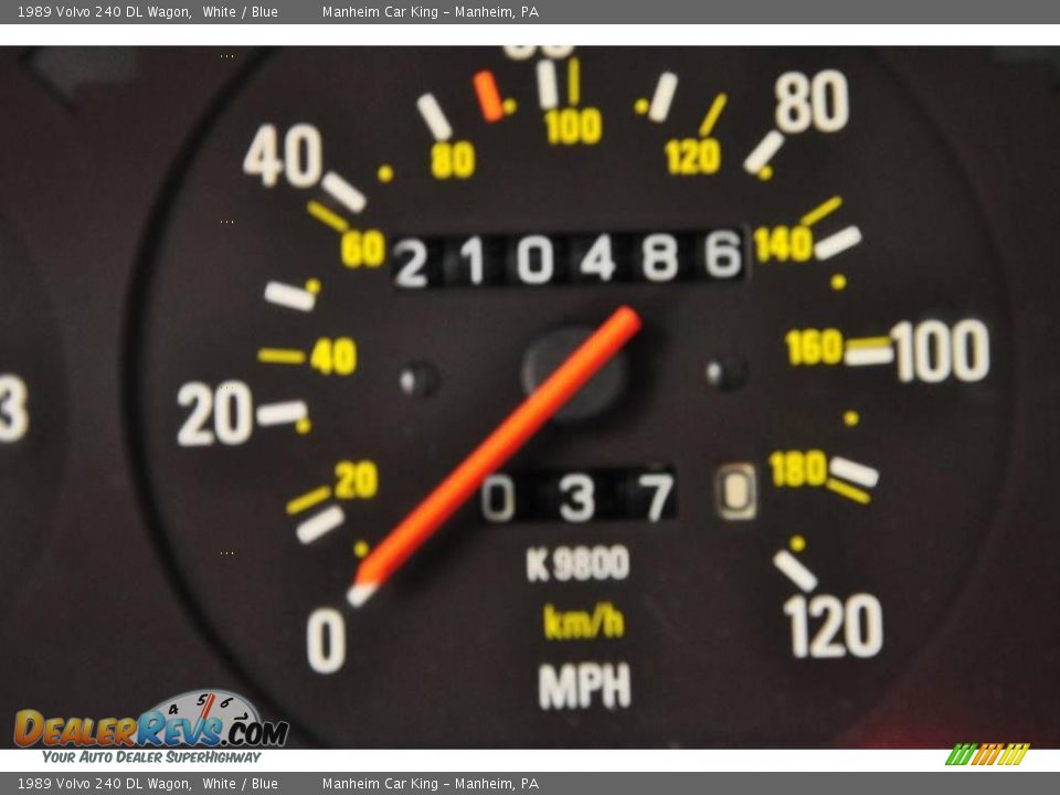 1989 Volvo 240 DL Wagon White / Blue Photo #9