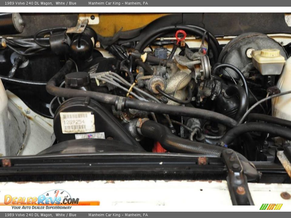 1989 Volvo 240 DL Wagon White / Blue Photo #18
