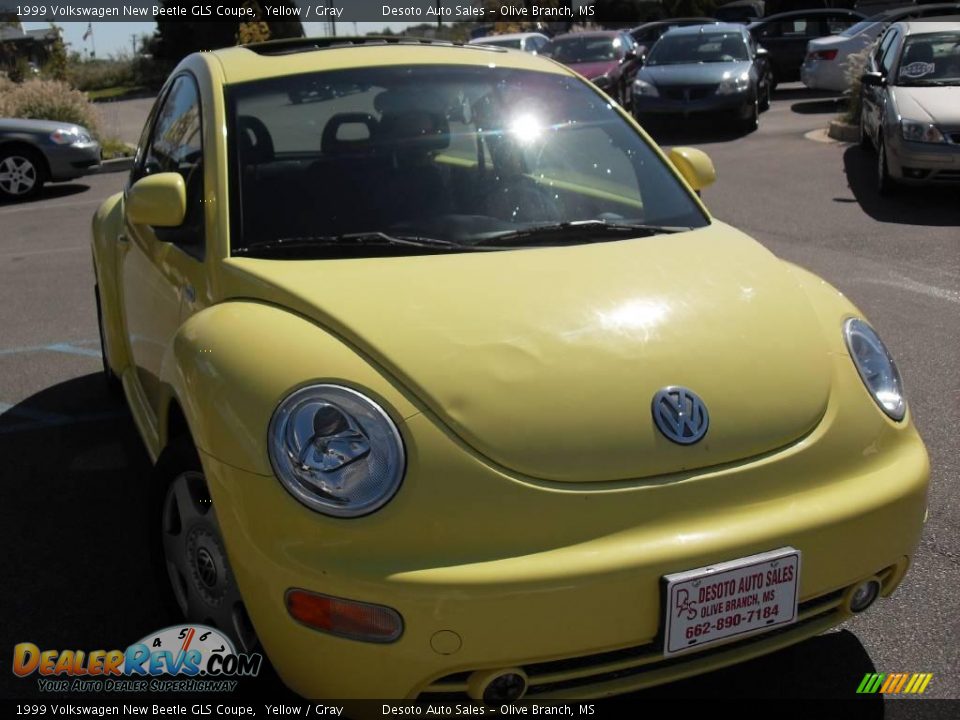 1999 Volkswagen New Beetle GLS Coupe Yellow / Gray Photo #4