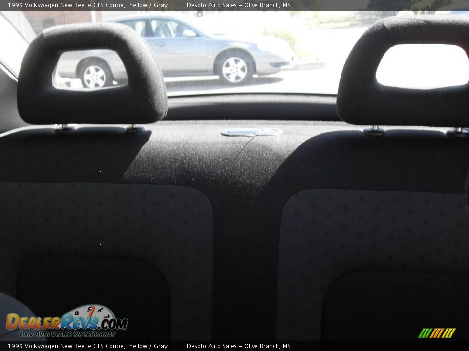 1999 Volkswagen New Beetle GLS Coupe Yellow / Gray Photo #16