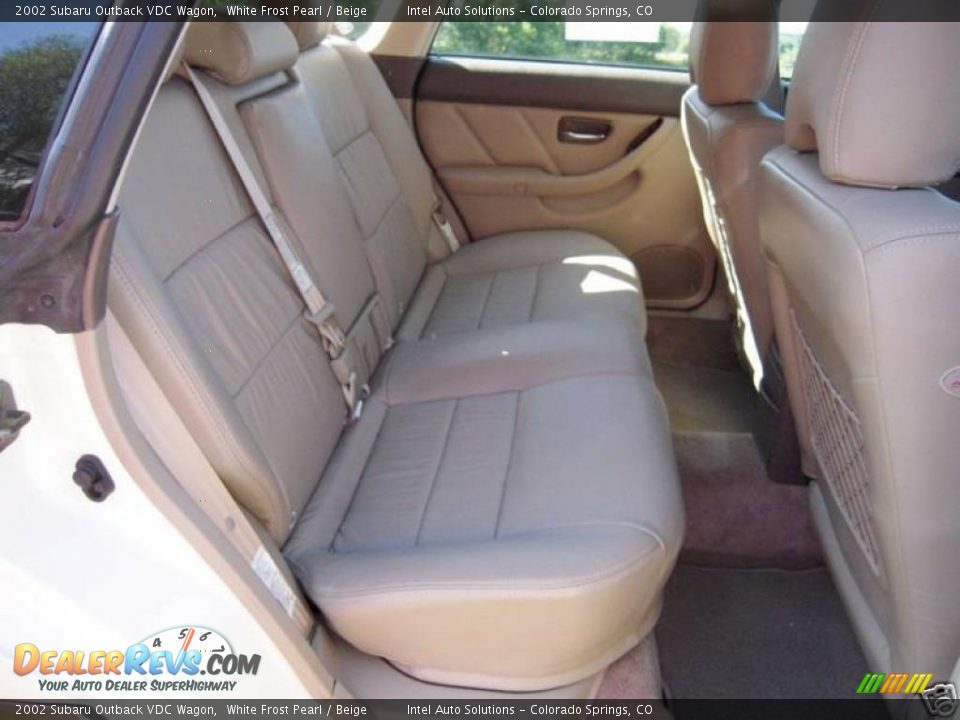 2002 Subaru Outback VDC Wagon White Frost Pearl / Beige Photo #10