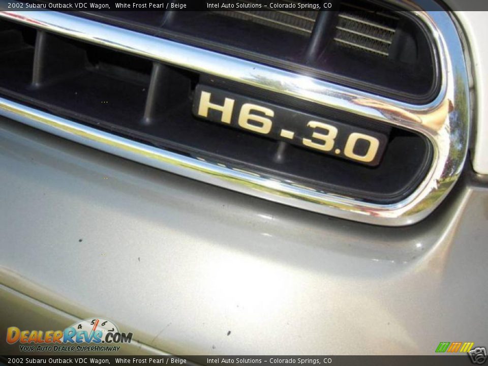 2002 Subaru Outback VDC Wagon White Frost Pearl / Beige Photo #15