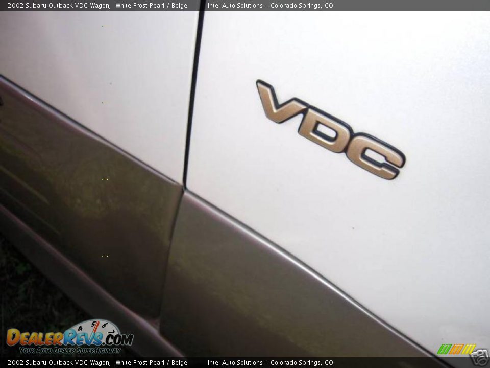 2002 Subaru Outback VDC Wagon White Frost Pearl / Beige Photo #18