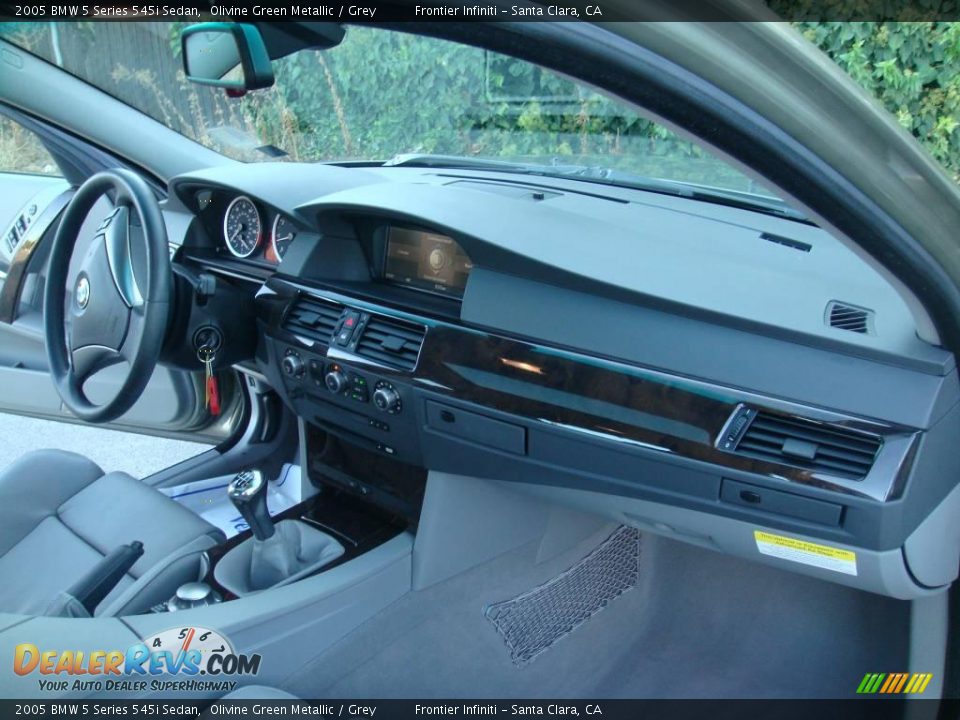 2005 BMW 5 Series 545i Sedan Olivine Green Metallic / Grey Photo #36