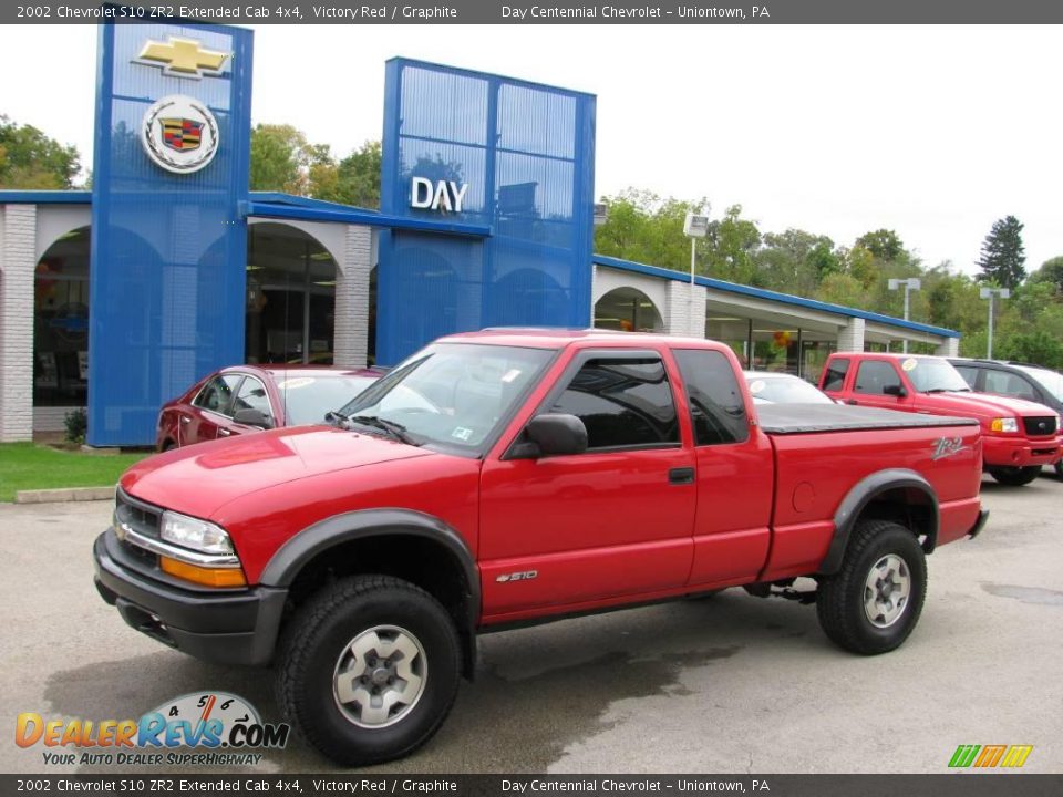 2002 Chevrolet S10 ZR2 Extended Cab 4x4 Victory Red / Graphite Photo #2