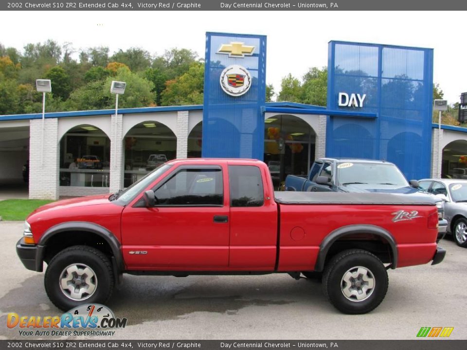 2002 Chevrolet S10 ZR2 Extended Cab 4x4 Victory Red / Graphite Photo #3