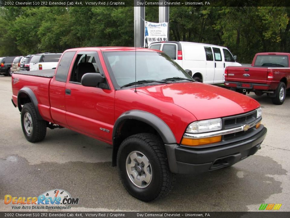 2002 Chevrolet S10 ZR2 Extended Cab 4x4 Victory Red / Graphite Photo #11