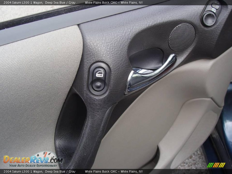 2004 Saturn L300 1 Wagon Deep Sea Blue / Gray Photo #11