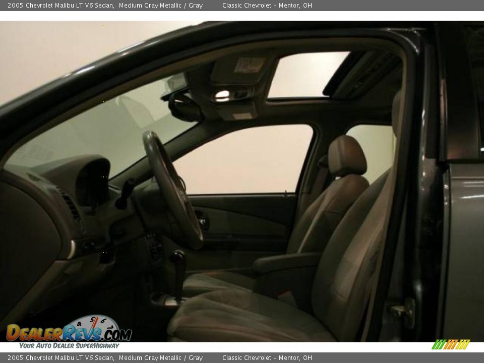 2005 Chevrolet Malibu LT V6 Sedan Medium Gray Metallic / Gray Photo #9