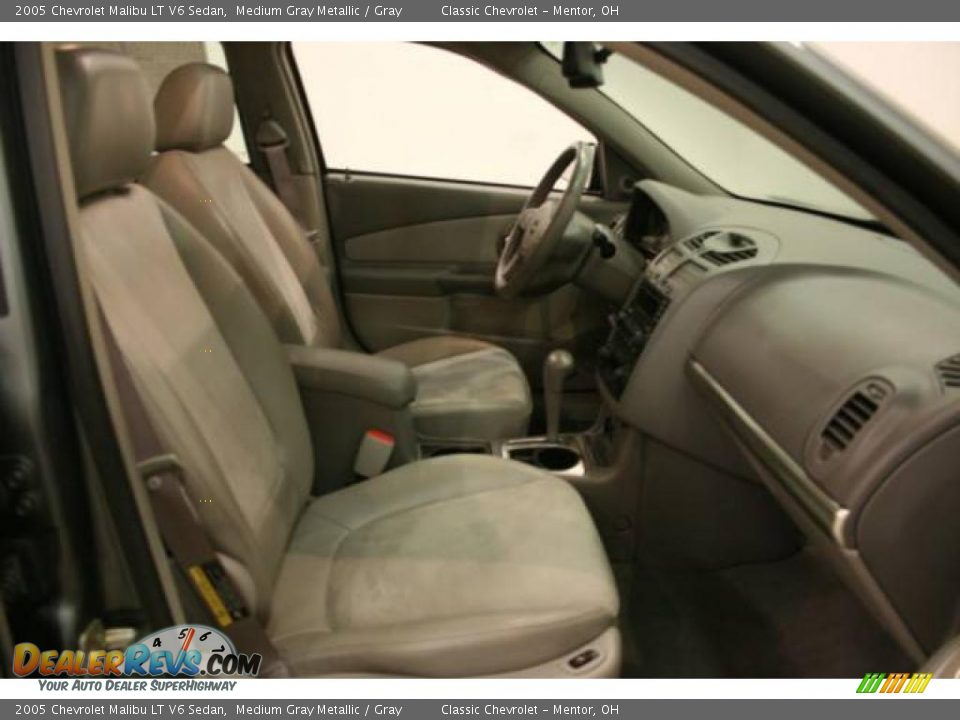 2005 Chevrolet Malibu LT V6 Sedan Medium Gray Metallic / Gray Photo #15
