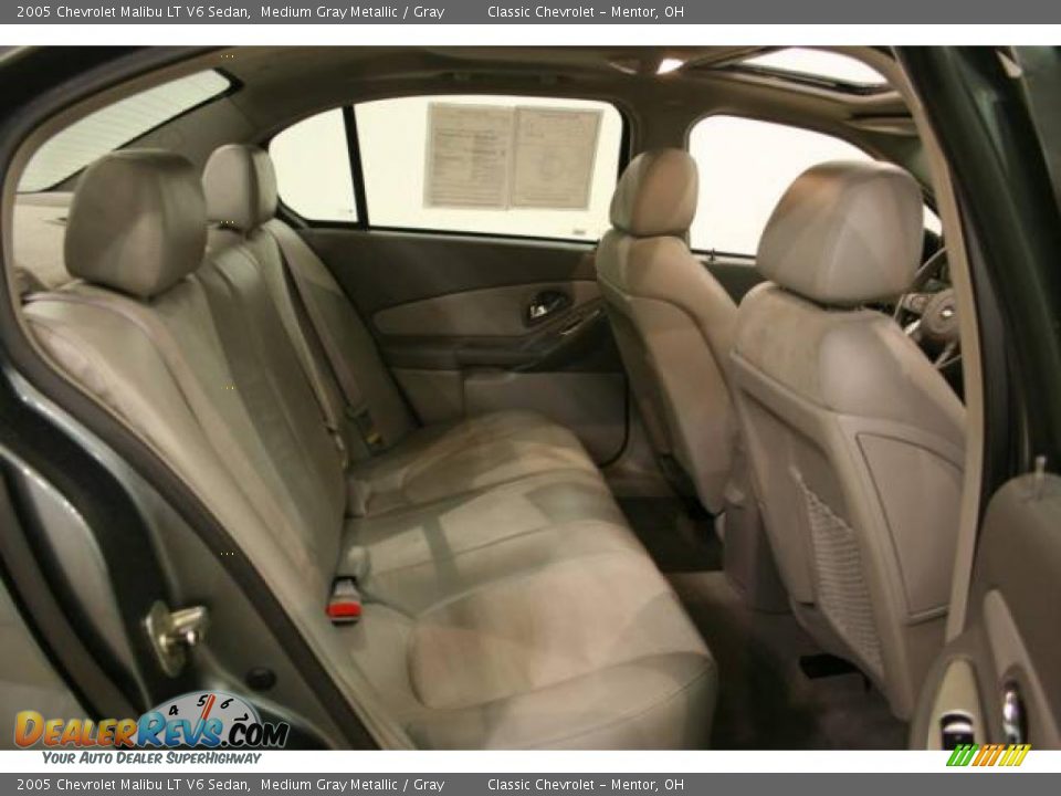 2005 Chevrolet Malibu LT V6 Sedan Medium Gray Metallic / Gray Photo #16