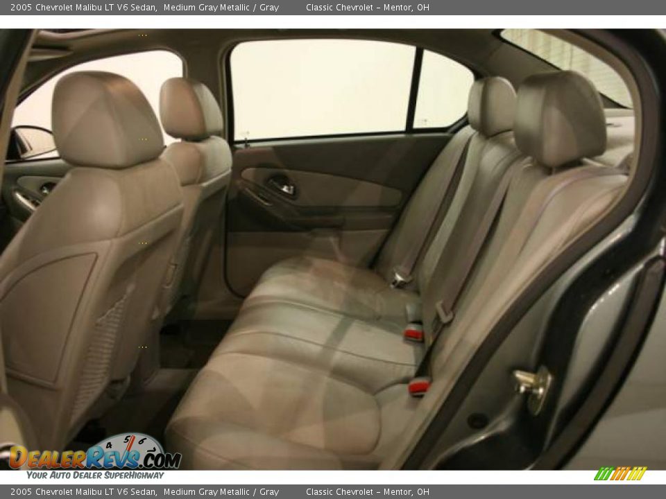 2005 Chevrolet Malibu LT V6 Sedan Medium Gray Metallic / Gray Photo #17