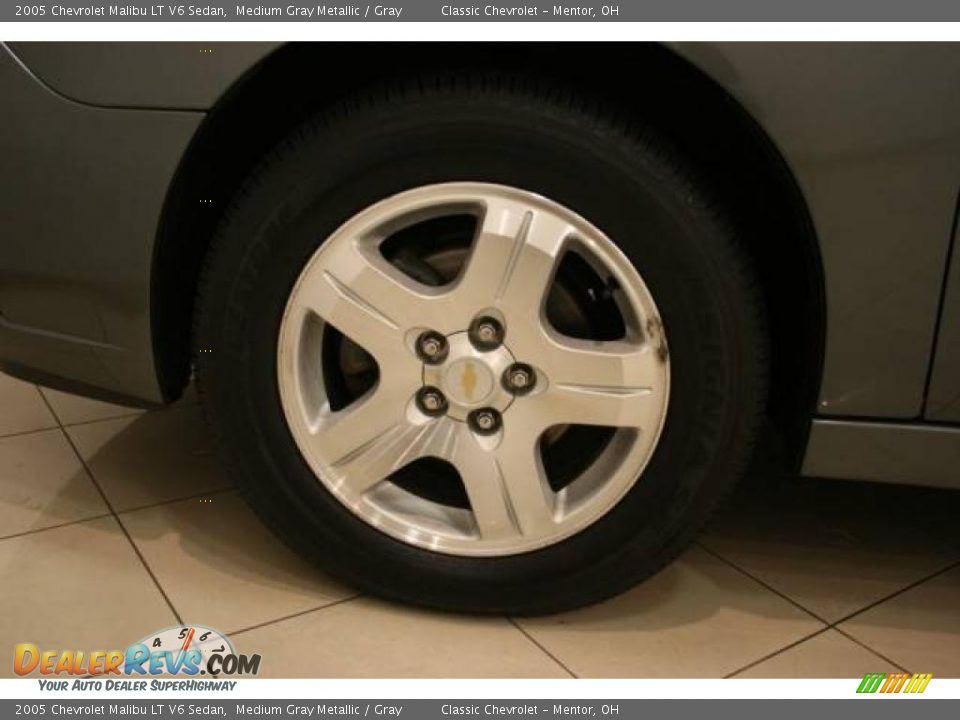 2005 Chevrolet Malibu LT V6 Sedan Medium Gray Metallic / Gray Photo #20