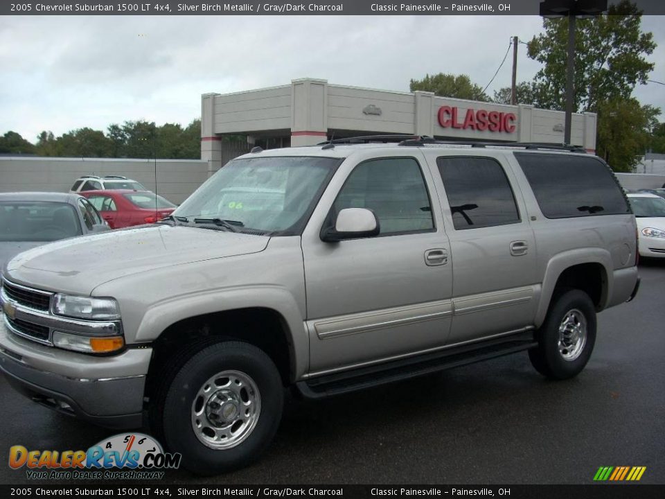 2005 Chevrolet Suburban 1500 LT 4x4 Silver Birch Metallic / Gray/Dark Charcoal Photo #2