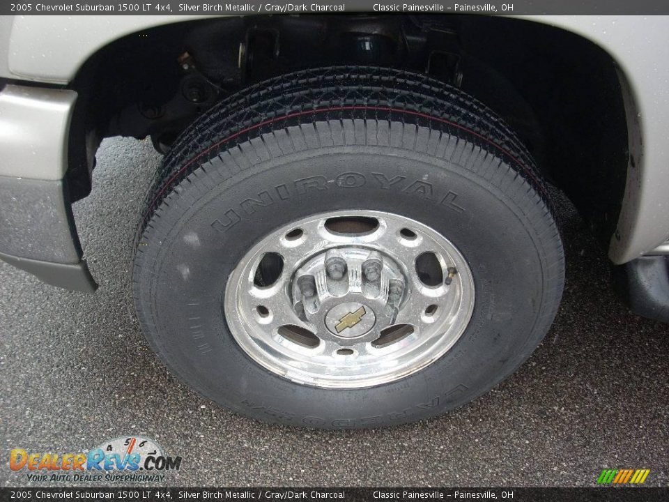 2005 Chevrolet Suburban 1500 LT 4x4 Silver Birch Metallic / Gray/Dark Charcoal Photo #3