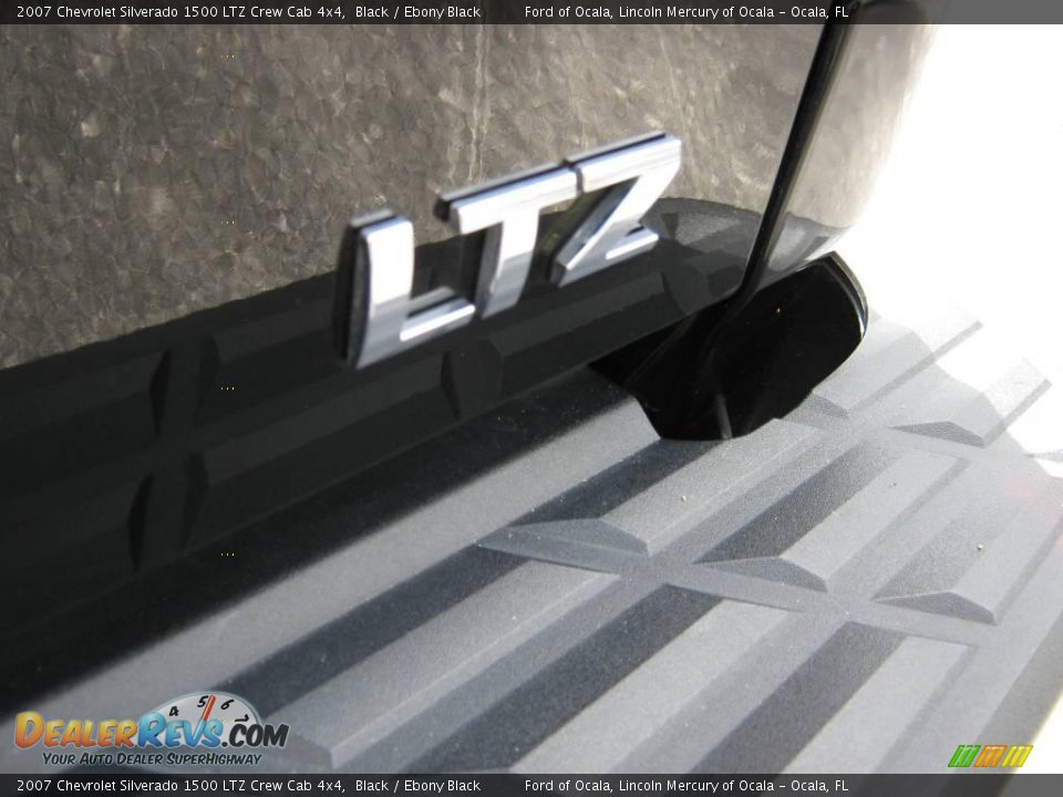 2007 Chevrolet Silverado 1500 LTZ Crew Cab 4x4 Black / Ebony Black Photo #12