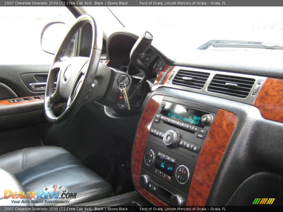 2007 Chevrolet Silverado 1500 LTZ Crew Cab 4x4 Black / Ebony Black Photo #20