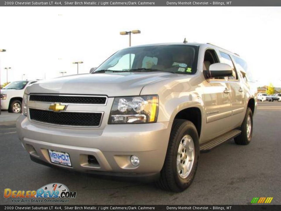 2009 Chevrolet Suburban LT 4x4 Silver Birch Metallic / Light Cashmere/Dark Cashmere Photo #2
