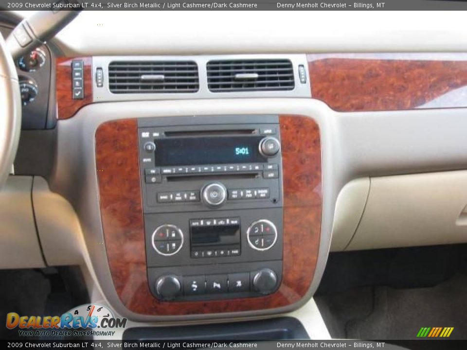 2009 Chevrolet Suburban LT 4x4 Silver Birch Metallic / Light Cashmere/Dark Cashmere Photo #15