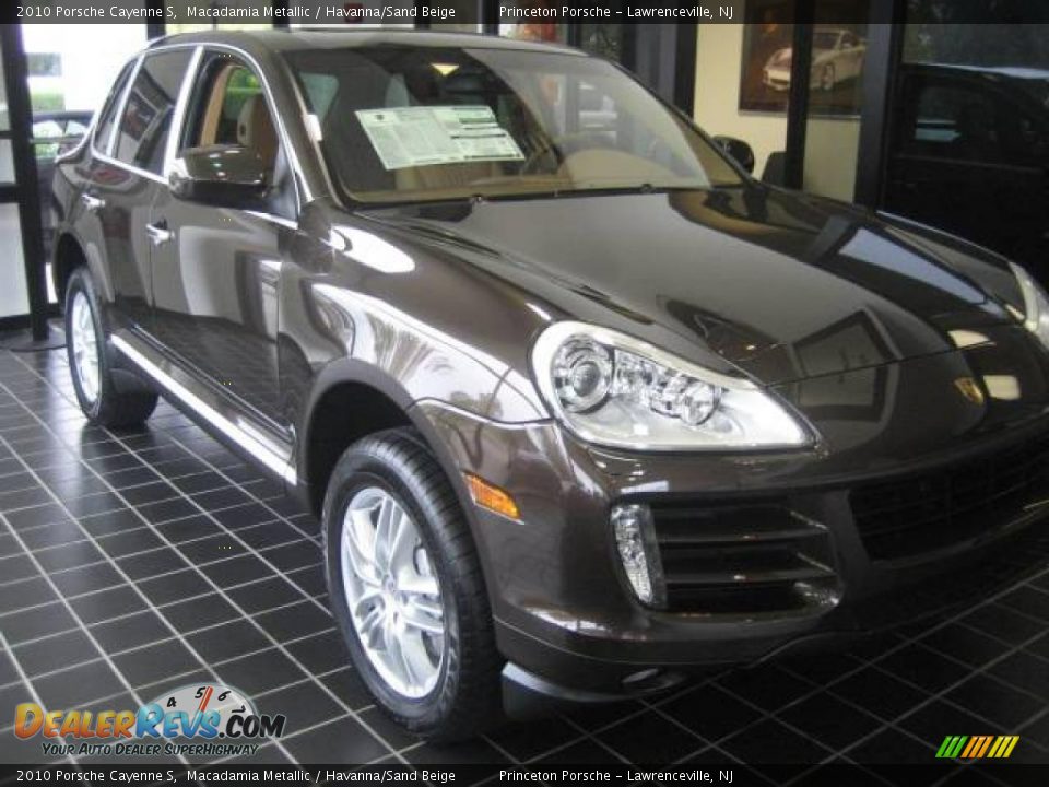 2010 Porsche Cayenne S Macadamia Metallic / Havanna/Sand Beige Photo #2
