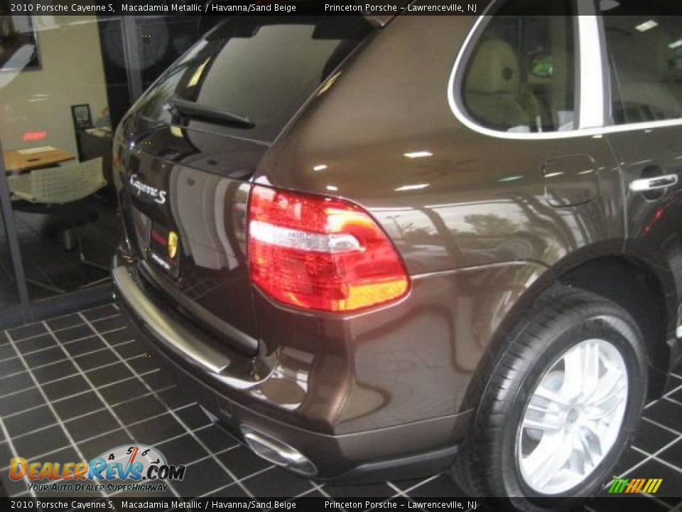 2010 Porsche Cayenne S Macadamia Metallic / Havanna/Sand Beige Photo #4