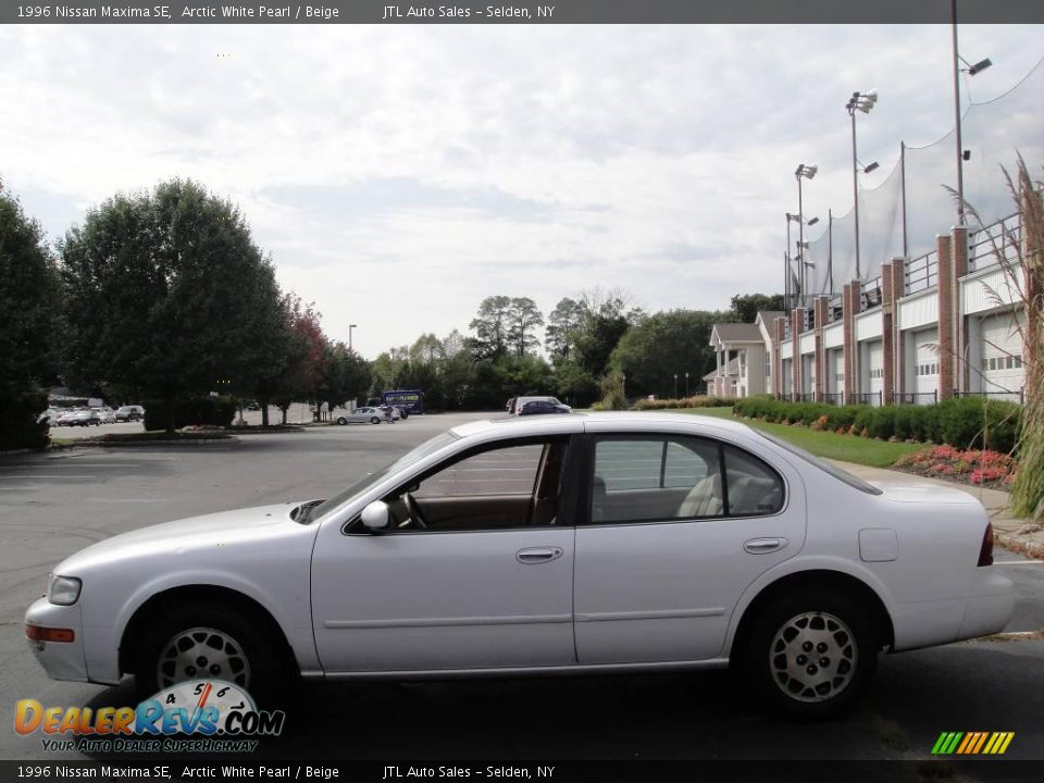 1996 Nissan Maxima SE Arctic White Pearl / Beige Photo #3
