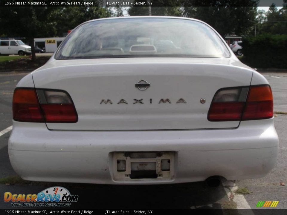 1996 Nissan Maxima SE Arctic White Pearl / Beige Photo #5