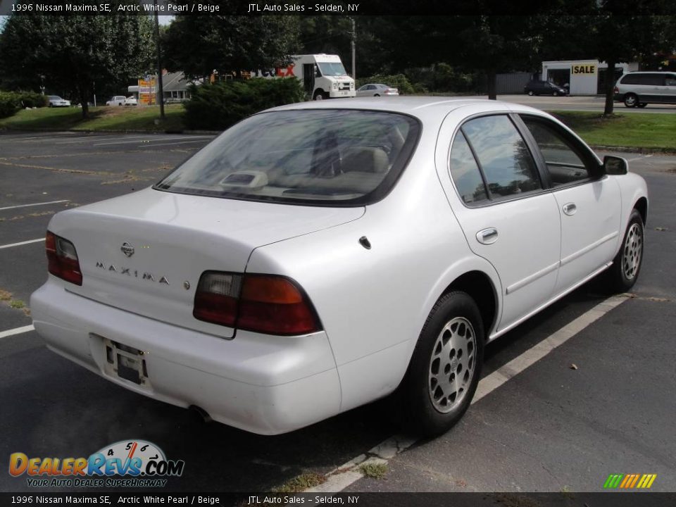 1996 Nissan Maxima SE Arctic White Pearl / Beige Photo #6