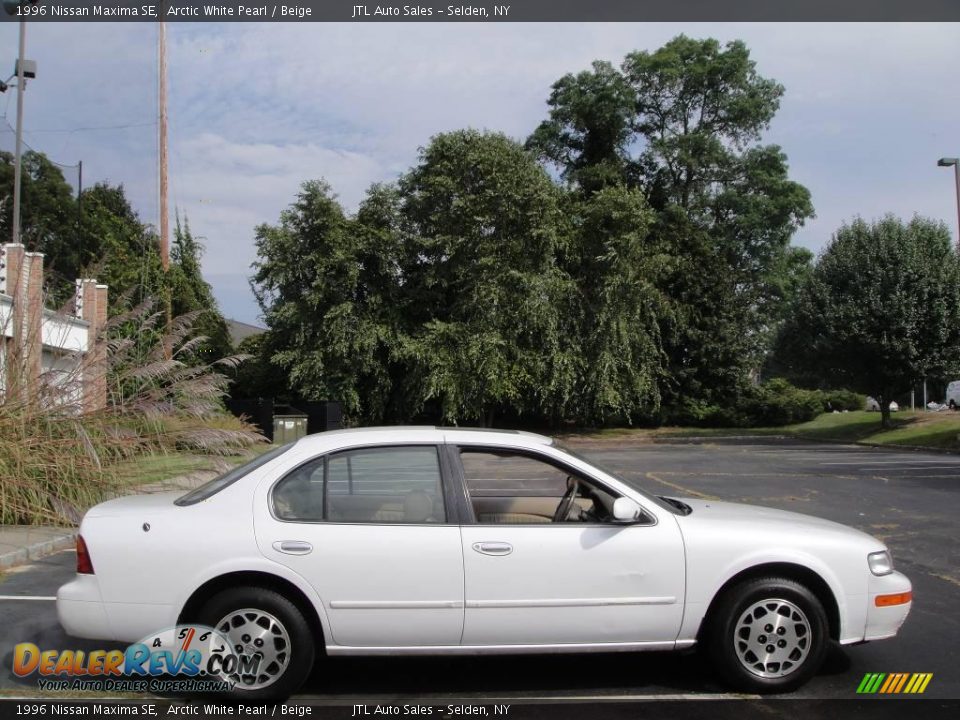 1996 Nissan Maxima SE Arctic White Pearl / Beige Photo #7